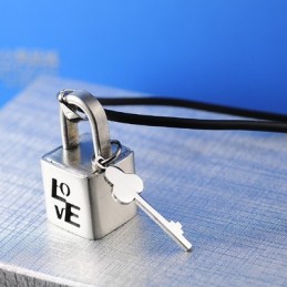 Fashion Love Titanium Lock Necklace Pendant