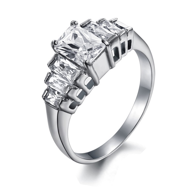 Stable Quality Female Titanium Ring With Rhinestone Stable Quality Female Titanium Ring With Rhinestone