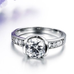 To Enjoy High Reputation At Home And Abroad Female Titanium Ring With Rhinestone