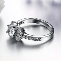 Wide Varieties Female Heart And Arrow Cut Titanium Ring With Rhinestone