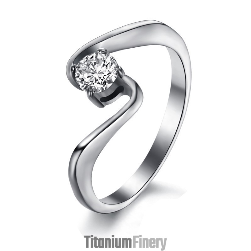 World-Wide Renown Female Titanium Ring With Rhinestone World-Wide Renown Female Titanium Ring With Rhinestone