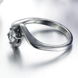 World-Wide Renown Female Titanium Ring With Rhinestone