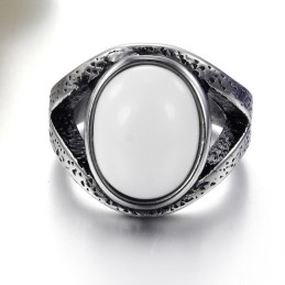 Durable In Use Exaggerate Emerald Titanium Ring