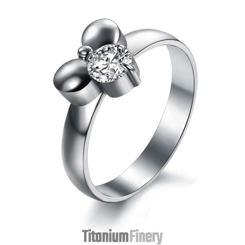 Well-Known For Its Fine Quality Female Titanium Ring With Rhinestone Well-Known For Its Fine Quality Female Titanium Ring With Rhinestone