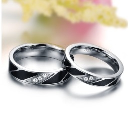 High Quality Titanium Ring For Lovers With Diamond