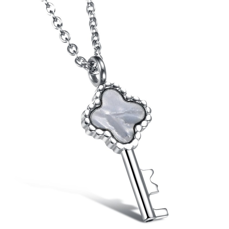 High Quality Female Key Titanium Necklace High Quality Female Key Titanium Necklace