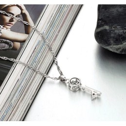 Wide Varieties Female Lock And Key Platinum Plating Titanium Necklace With Rhinestone