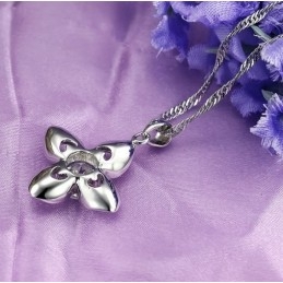 World-Wide Renown Female Platinum Plating Titanium Necklace With Diamond