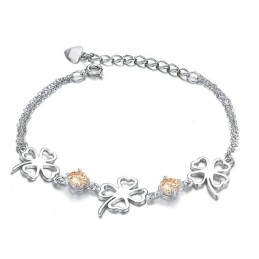 The Queen Of Quality Female Clover Shape Platinum Plating Titanium Bracelet With Diamond