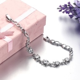 Quality And Quantity Assured Female Clover Shape Platinum Plating Titanium Bracelet