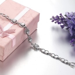 Quality And Quantity Assured Female Clover Shape Platinum Plating Titanium Bracelet