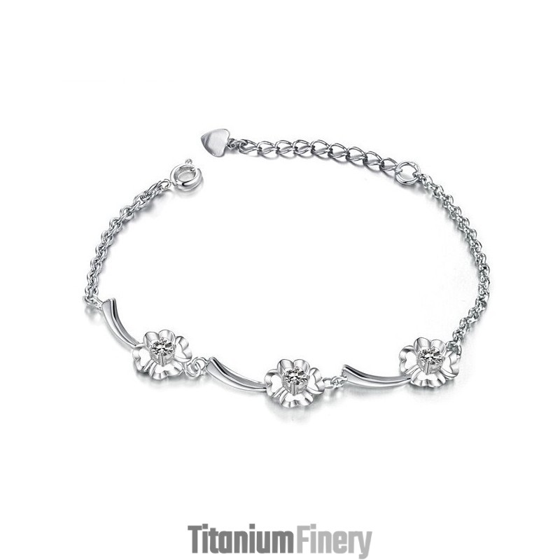 Durable In Use Female Clover Shape Platinum Plating Titanium Bracelet