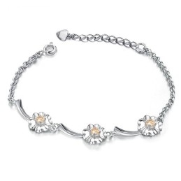 Durable In Use Female Clover Shape Platinum Plating Titanium Bracelet