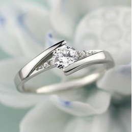 Durable In Use Female Platinum Plating Titanium Ring With Rhinestone