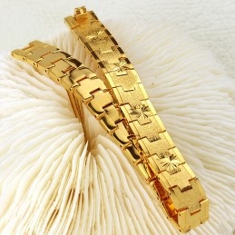 Well-Known For Its Fine Quality Female 18K Gold-Plated Bracelet