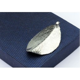 Simple Mens Leaf-Shaped Titanium Pendant - Free Chain
