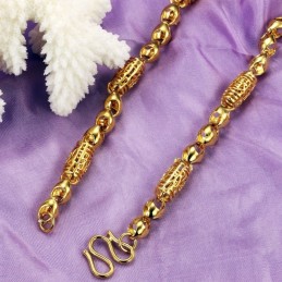 World-Wide Renown Female Hollow 18K Gold-Plated Necklace