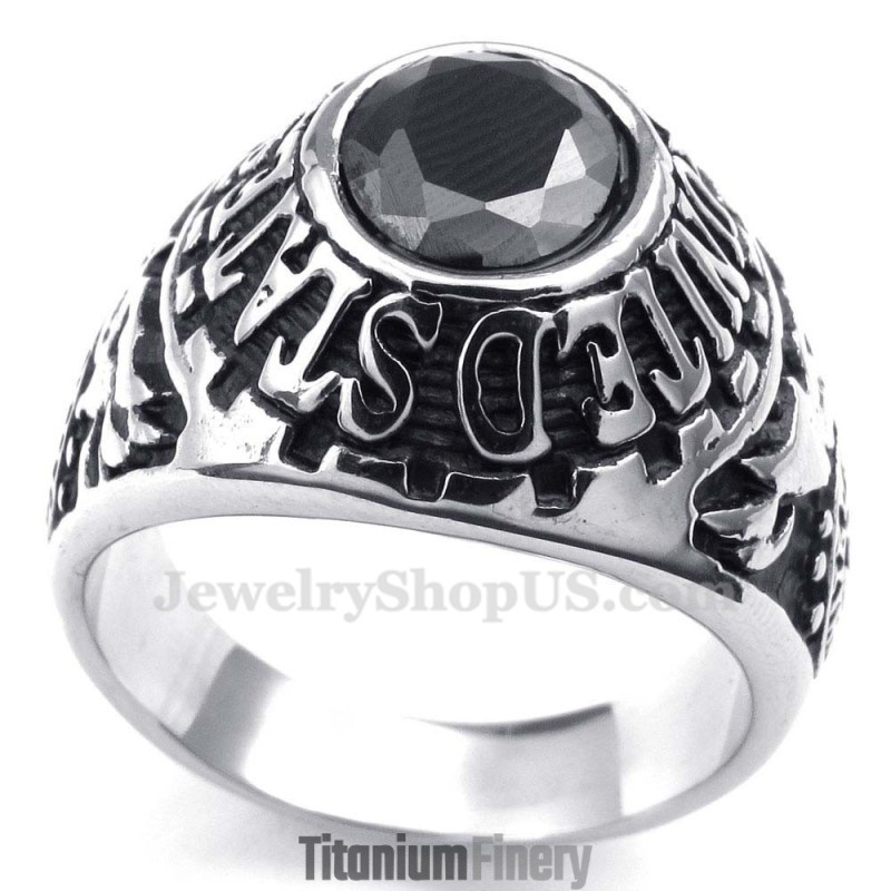 Titanium Ring Inlaid Black Zircon Titanium Ring Inlaid Black Zircon
