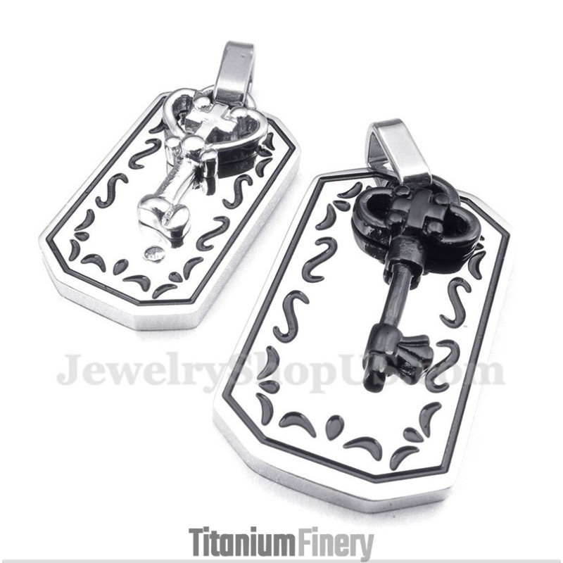 Titanium Key Couple'S Pendant With Free Chain (One Pair) Titanium Key Couple'S Pendant With Free Chain (One Pair)