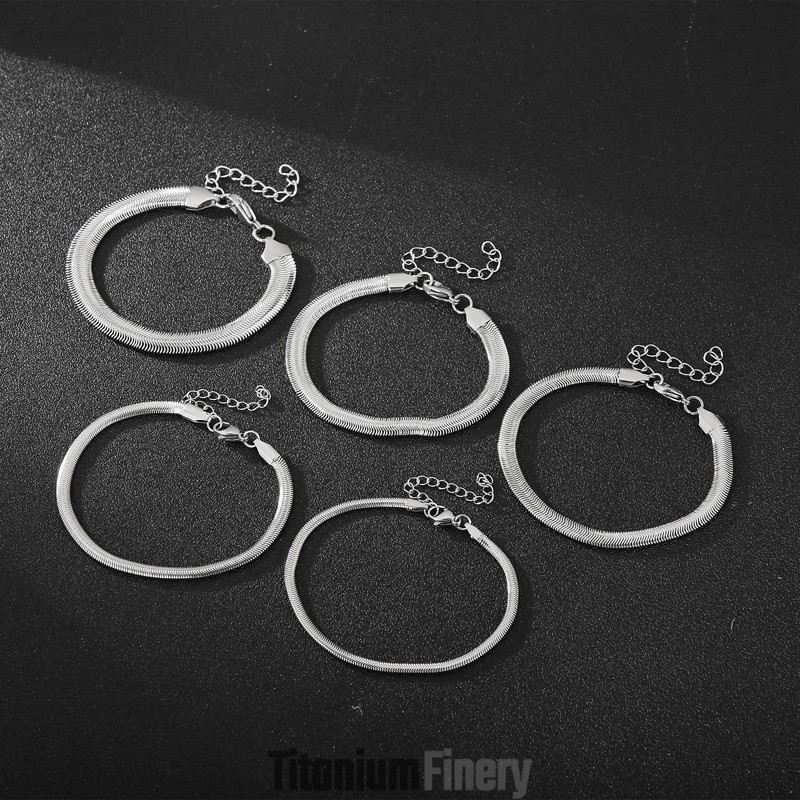 Fashion Snake Bone Chain Titanium Men's And WoMen's Bracelets Fashion Snake Bone Chain Titanium Men's And WoMen's Bracelets