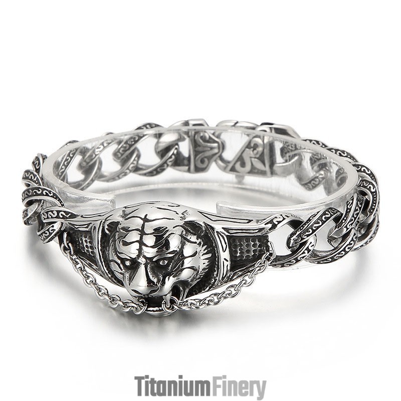 Vintage Exaggerated Pattern Tiger Head Bend Titanium Bracelet For Men Vintage Exaggerated Pattern Tiger Head Bend Titanium Bracelet For Men