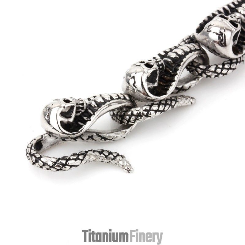 Explosive Titanium Bracelet When Alternative Super Cool Skull Jewelry Explosive Titanium Bracelet When Alternative Super Cool Skull Jewelry