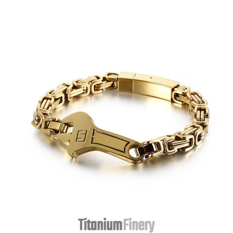 Cool Wrench Back Type Curved Plate Men's Titanium Bracelet Cool Wrench Back Type Curved Plate Men's Titanium Bracelet