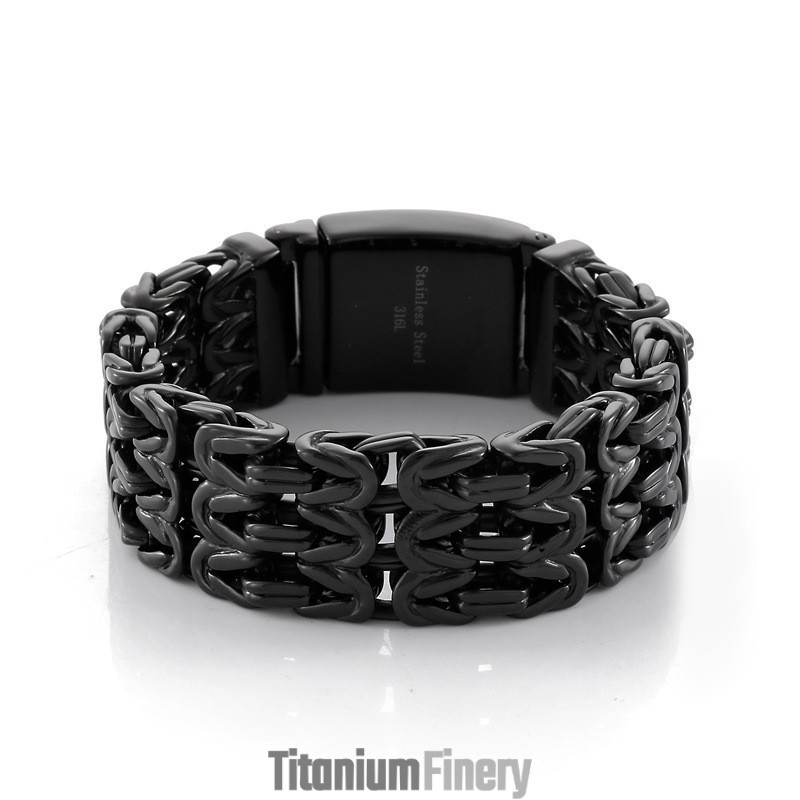 V-Shaped Hollow Men's Titanium Bracelet V-Shaped Hollow Men's Titanium Bracelet
