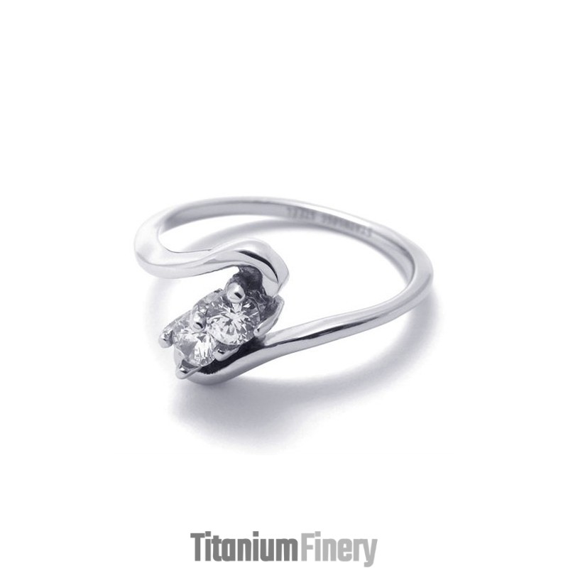 Diamond WoMen's Titanium Ring