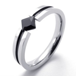 Fashion Black Gem Titanium Ring