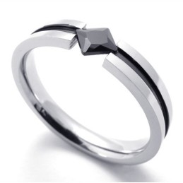 Fashion Black Gem Titanium Ring