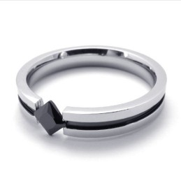 Fashion Black Gem Titanium Ring